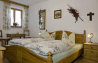 Schlafzimmer Franzlbauernhof in Windorf im Passauer Land (Freuen Sie sich auf Ruhe und Entspannung in den gemütlichen Schlafzimmern im Franzlbauernhof in Windorf im Passauer Land.)